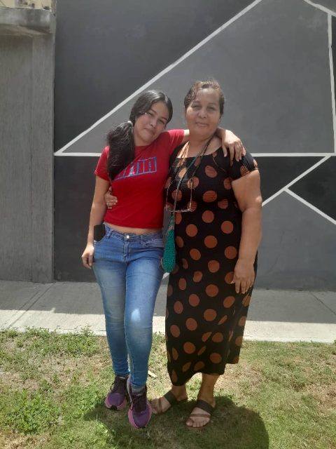 Foto de Rosalba Beramendiz y Jeliana Abril Rodriguez