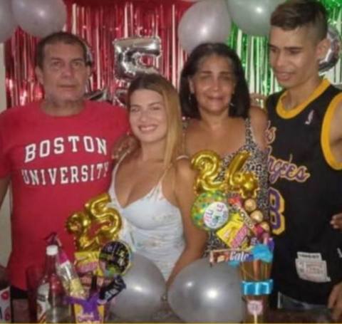 Foto de Jovanne Acosta Agrianelly’s Gómez Jovan’s Acosta y su hijo Jovany Acosta