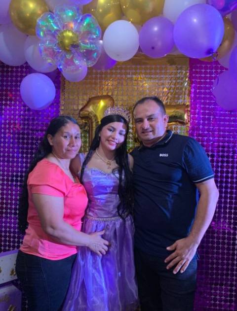 Foto de Yodani Reyes, Marisela Gomez y Mariangely Reyes