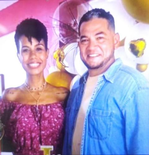 Foto de Javier Belisario y su esposa