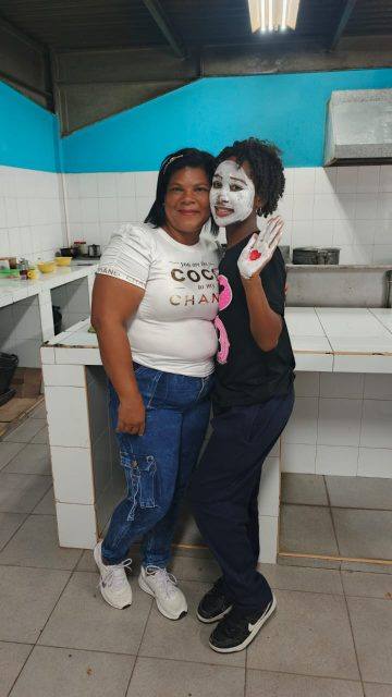 Foto de Carolina y Angélica