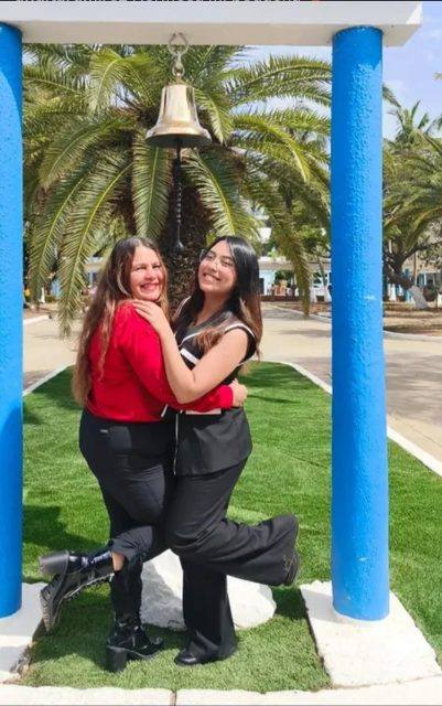Foto de Elsa Barrios y Angelie Ramirez