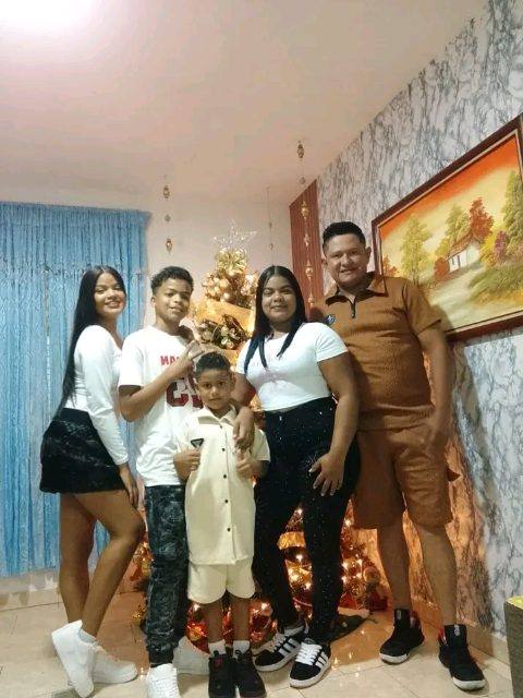 Foto de Junior Reatiga y sacarle  espinoza