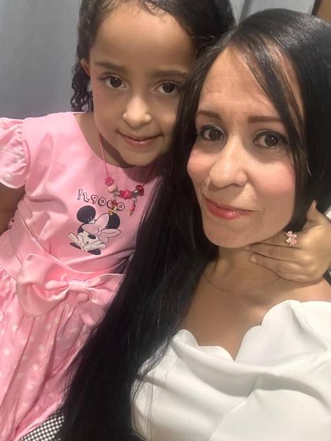 Foto de Solange Velasquez Machad, Sulianny Terán, Ivanna Garcia