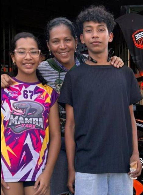 Foto de Maria fernanda, abraham e isabella