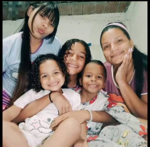 Foto de Maira caraballo, Romaris Figura, ismaelvis hurtado, karlismar y el niño Juan David