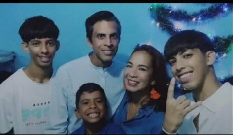 Foto de José Alarcón Katleen Benites Steefen Alarcon y Kevin Alarcón