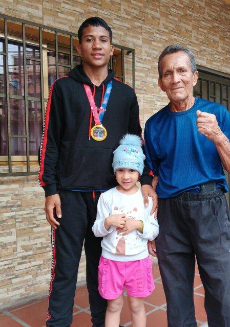 Foto de Nelson gil,sebastian Rodríguez,shantall lugo