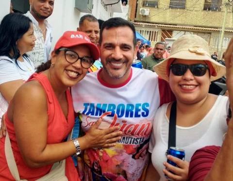 Foto de Nahomy Suárez Centeno y Joselyn Hidalgo Centeno
