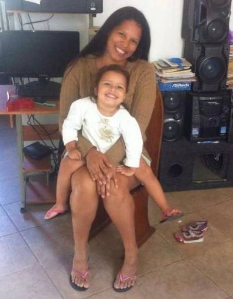 Foto de Yhoalixa carolina perez y mi hermana Andreana esposo de mi mamá Andres campos y mi hermano Samuel campos