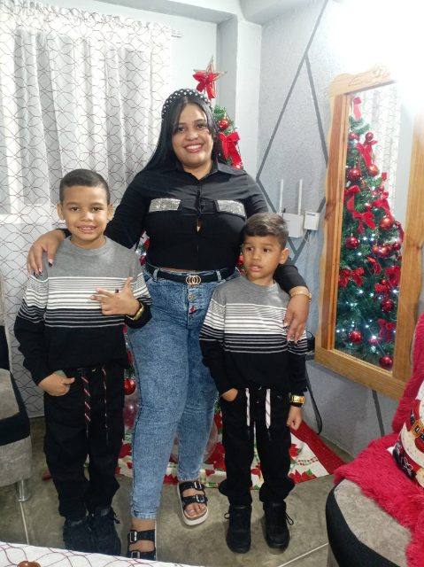Foto de Orina, Dylan y su hermano
