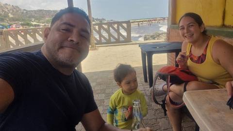 Foto de Richard Palacios, Darlys Betancourt, Ethan Palacio