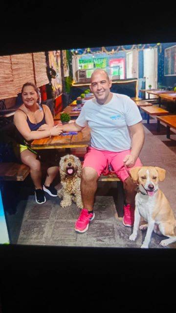 Foto de Norkis y Beto y perritos