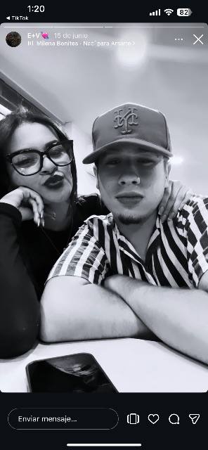Foto de Valeria Marin y Emir Sayegh