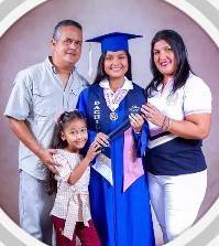 Foto de Alain Morales/ Elisa Morales/ Alice Nadezca Morales/ Arwen celeste Morales