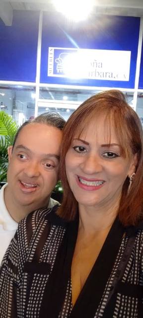 Foto de Rosa Iliana Aponte Leon y Eduardo Luis Manrrique