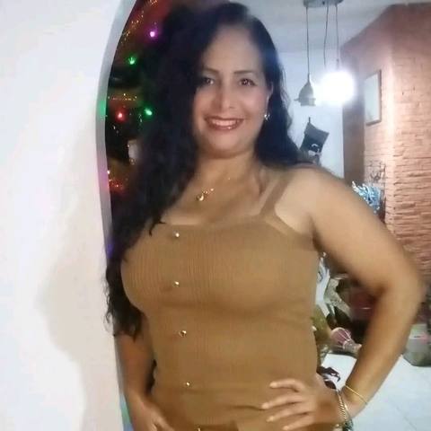 Foto de Ribella liendo