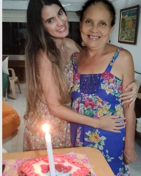 Foto de Moran Carmen y Ana Regalado