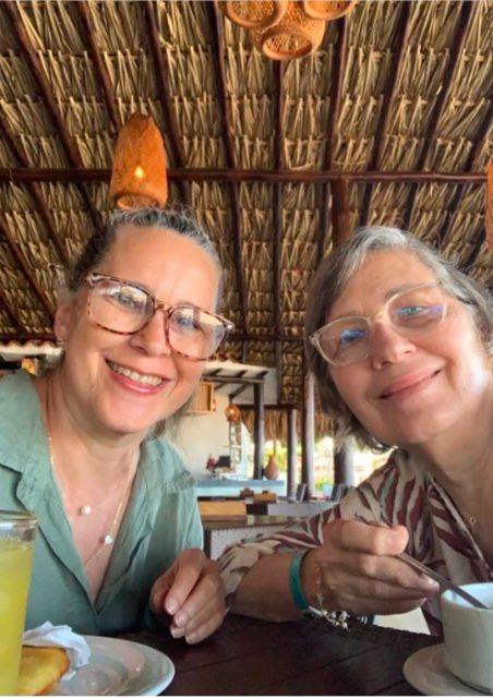 Foto de Betsy y Patty Bonaguro