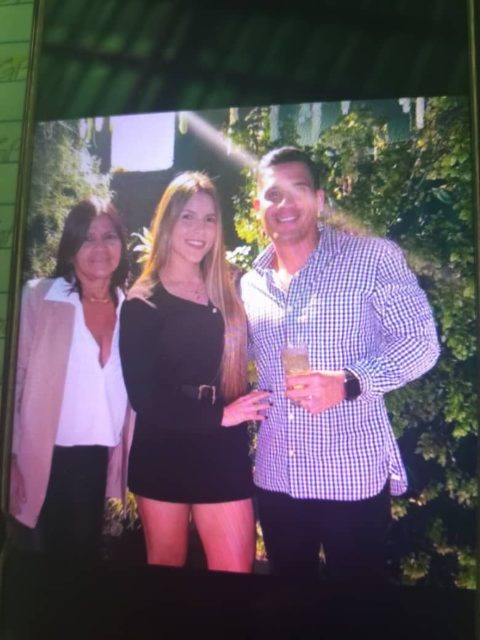 Foto de Maribel Requena y sus hijos Nacer alexander y Coraima