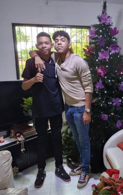 Foto de Carlos Gonzalez y familia