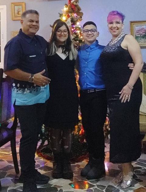 Foto de Familia Prieto Ramos. Mamá Madysni, papá Orlando