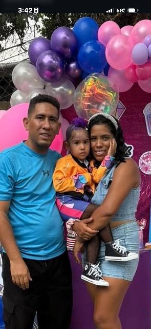 Foto de Jennifer Cueto y familia