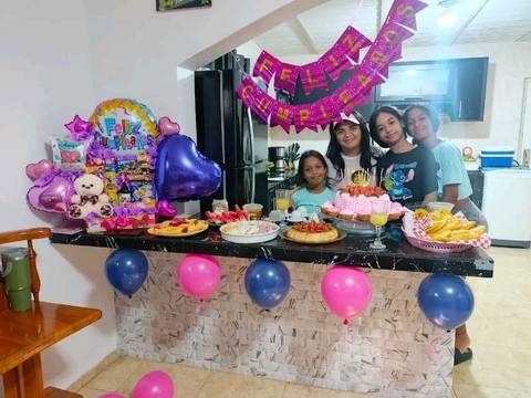 Foto de Brucirey Cerdeño Thaily Díaz thaidimar Díaz thaiderlin Díaz