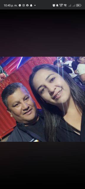 Foto de José García y su esposa he hijos
