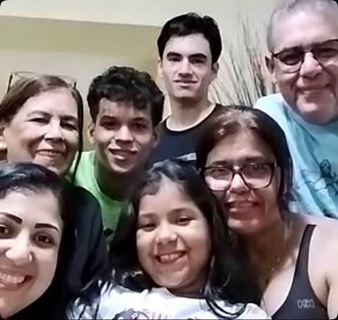 Foto de Todos  vivían en residencias altamar, si saben algo porfa