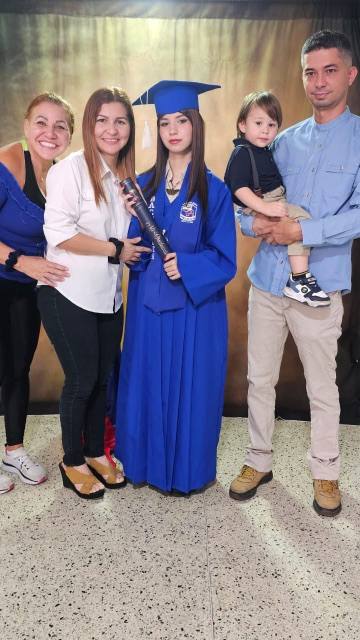 Foto de Perla Cindy Valeria Adrián Jesús