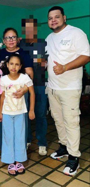 Foto de Anderson Martinez, Mirta Belisario y Brianna Martinez