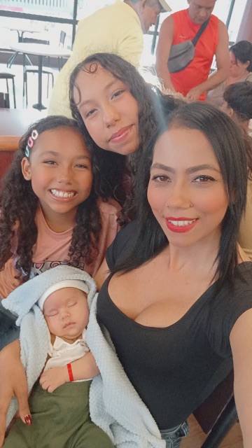 Foto de Carolina Milano e hijas
