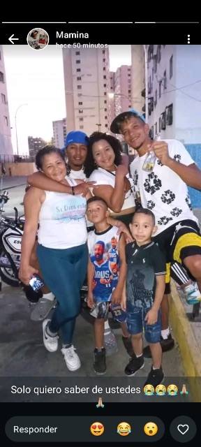 Foto de Yorgelis mosqueda Antoni Mosqueda  Sara Elena mosqueda  Yohandri EnManuel Mosqueda Cedric Báez Yorwin Mosqueda En los edificios de Luisa caseres de arismendi  Se encontraban en: En los edificios de Luisa caseres de arismendi Catia la mar