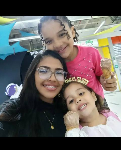Foto de Génesis Rodríguez, Ashley y valery