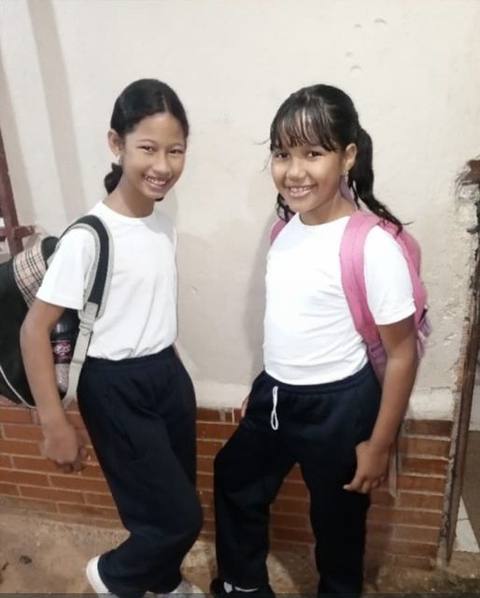 Foto de Anthonella Valentina morales Caripa Abril Valentina Silva caripa