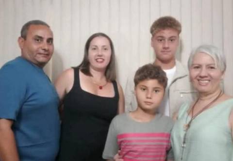 Foto de Ismel Brito, su hijo Ricardo y su mamá