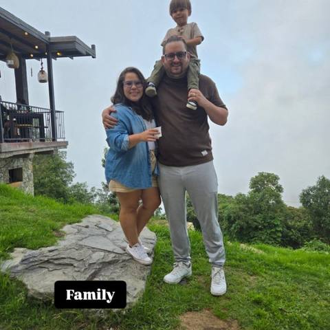 Foto de Henry López, Eliana Guerra, Eliott López