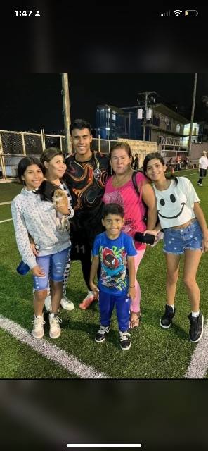 Foto de Jackeline Berrio Álvaro Berrios Camila Berrios Mireya Cisneros Camila Berrios