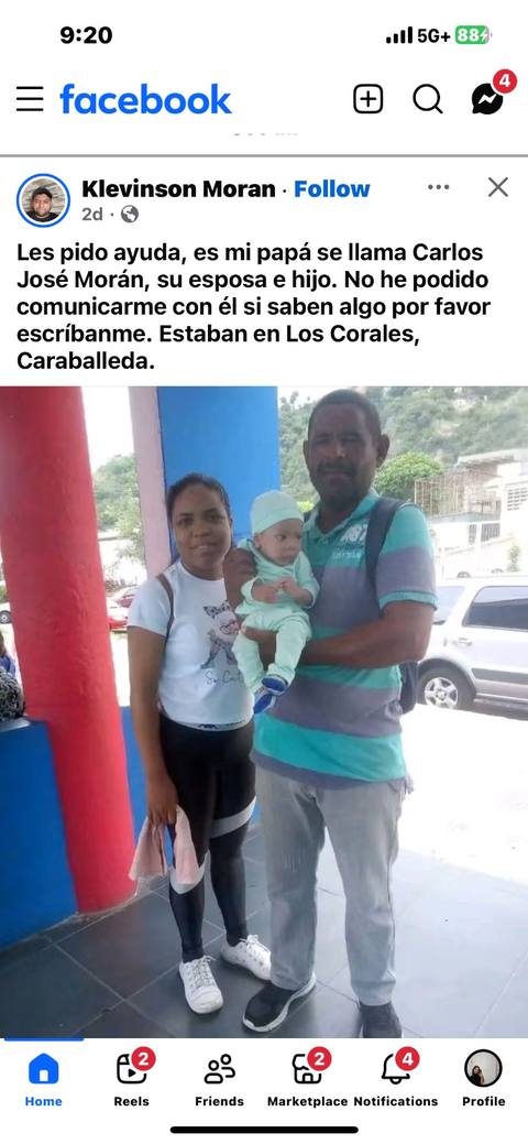 Foto de Carlos Morán, Esposa e Hijo