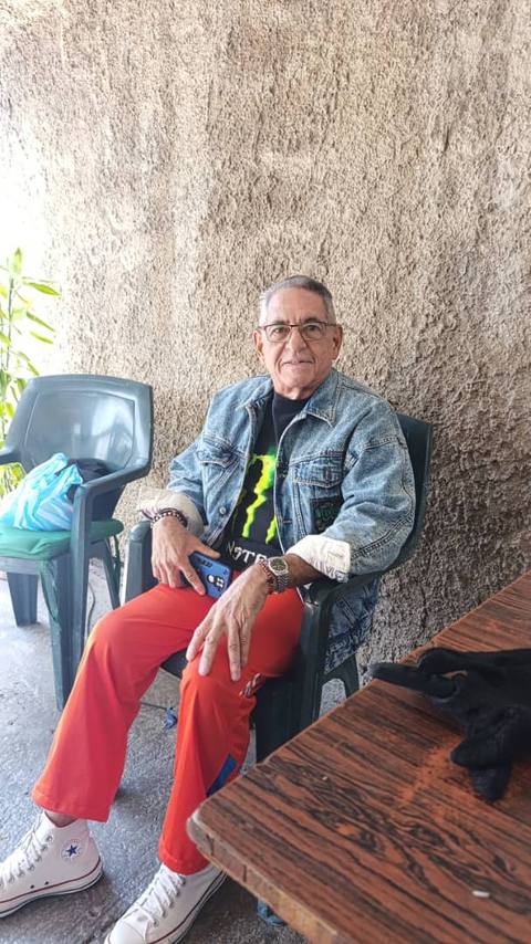 Foto de VICTOR JESUS AZUAJE ACREVALO