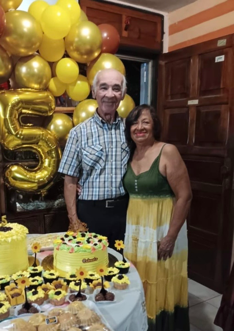 Foto de Crisanta Mendoza 72 años Antonio Reyes 75 años