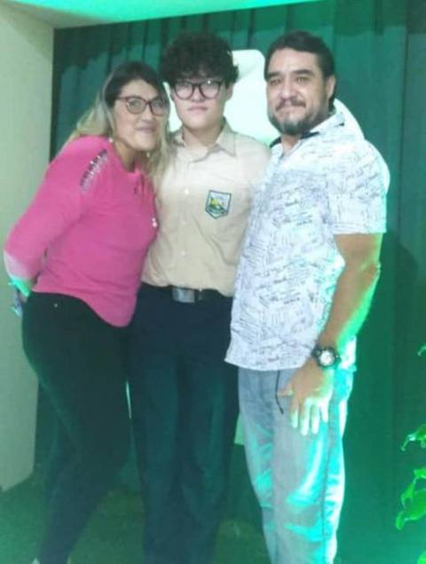 Foto de Martin Javier Hernández y maria Francia Ayala  y su hijo Ezequiel Hernández