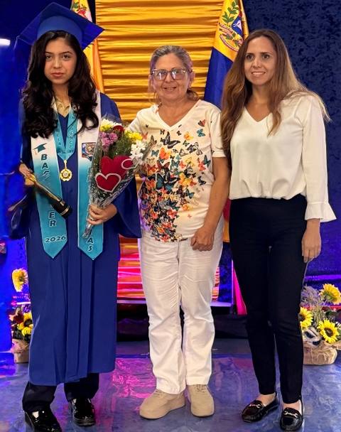 Foto de Milagros Monterrey, Mileina Bruno y Gabrihela Pérez