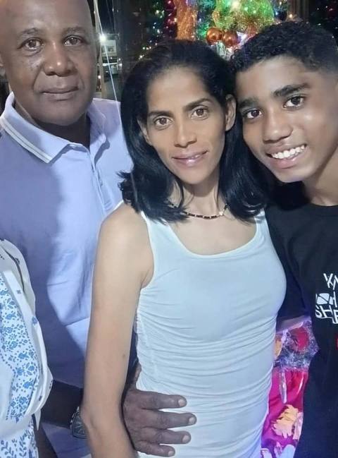 Foto de Johana, máximo y mario acacio