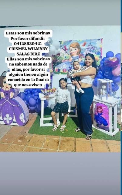 Foto de CRIS el Wilmary salas dias y sus 2 hijas