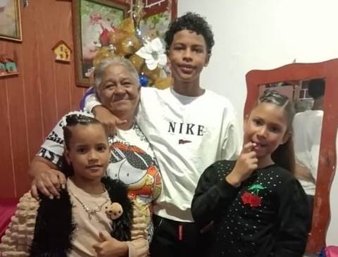 Foto de Maricela Morón y nietos