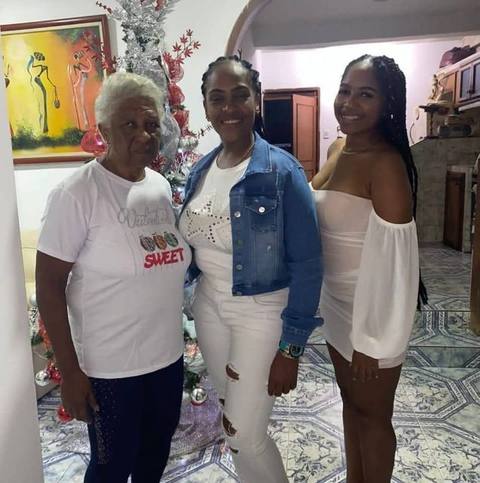 Foto de Carmen cruz Blanco ( Señora del cabello blanco)
