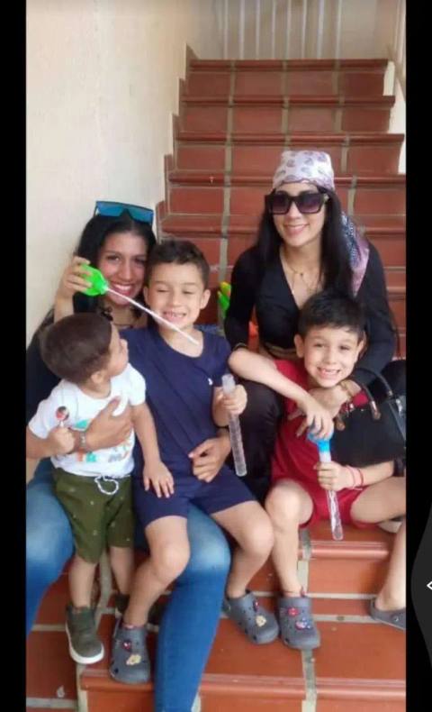 Foto de Ángelica y Aliette Suárez González