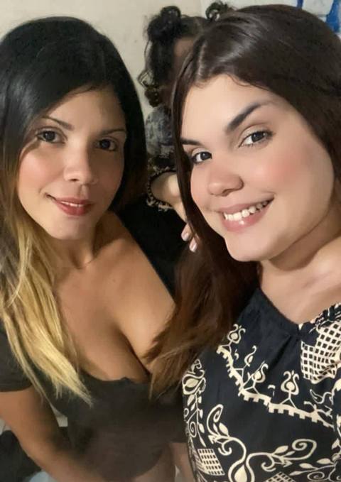 Foto de Angelica y Jessica Gonzalez